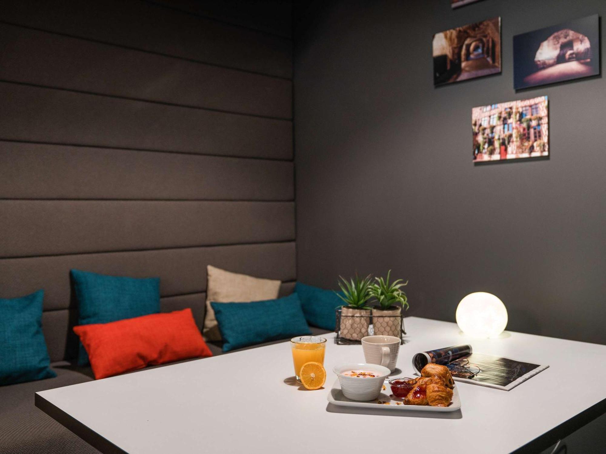 Ibis Styles Chalons En Champagne Centre Hotel Exterior foto